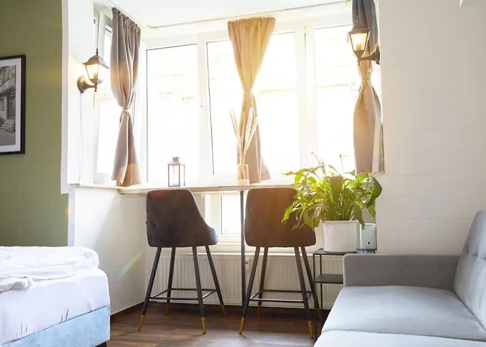 Stilvolles Ruhiges - Parkplatz, Wifi, Tv Em-apartments Deutschland - Nuju Appartement